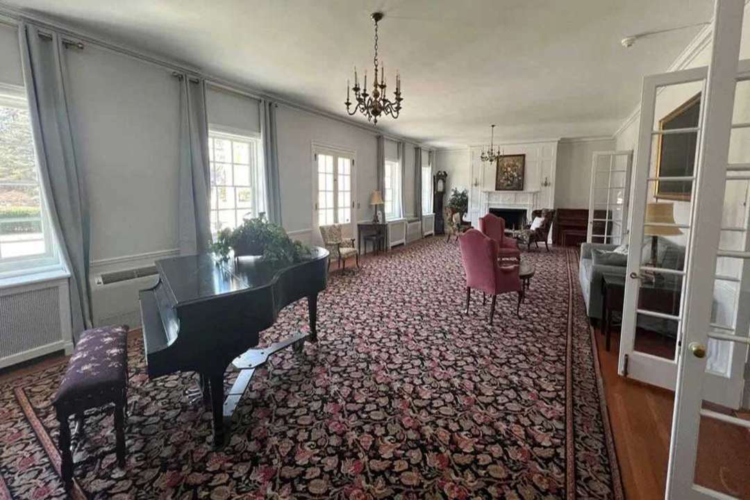 The Living Room at The Woman's Club of Ridgewood